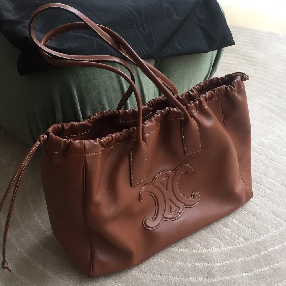 Brand new Celine CABAS DRAWSTRING CUIR TRIOMPHE IN SMOOTH CALFSKIN
